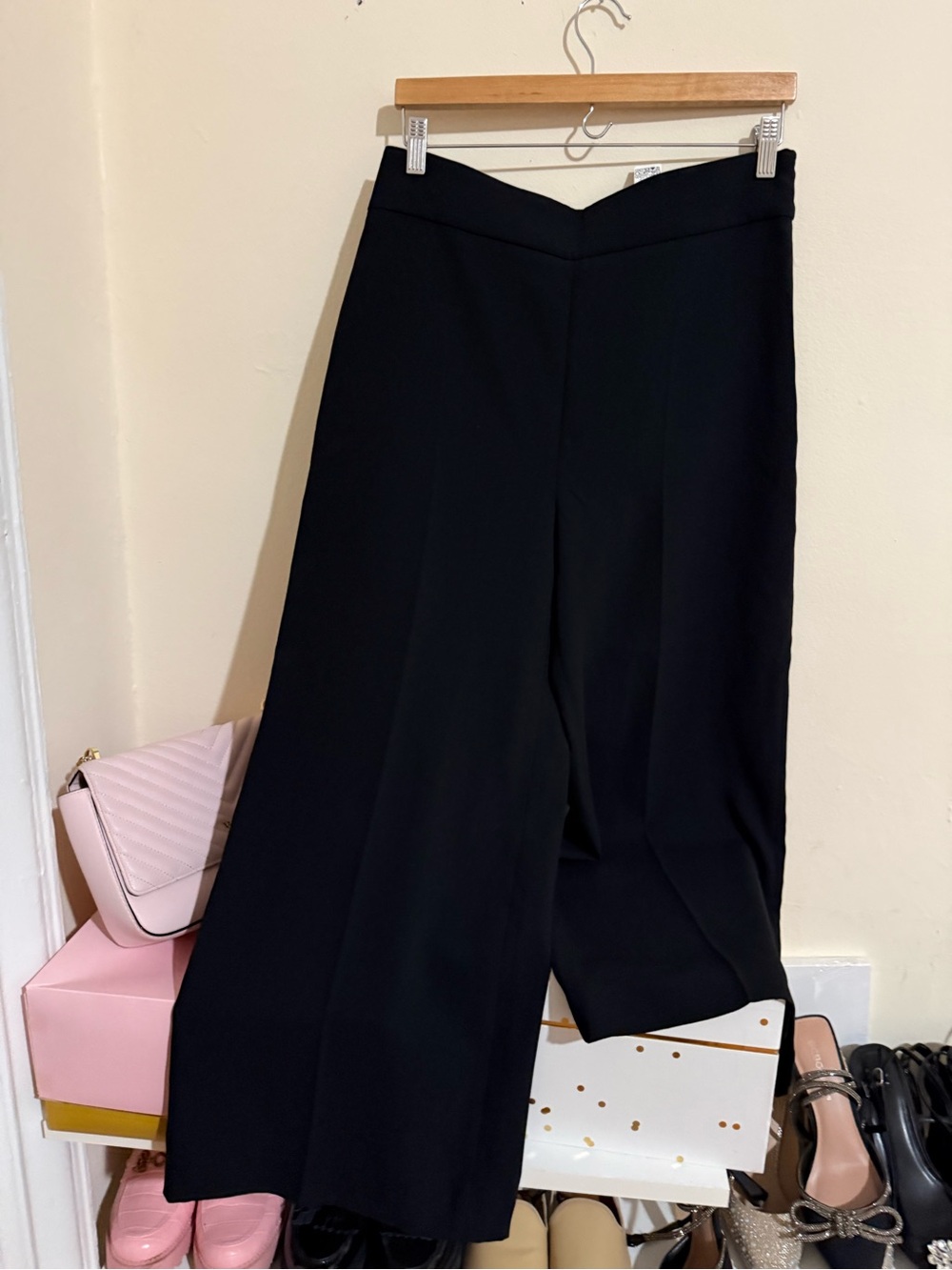 Zara Black Wide-Leg V-Waist Pants - Picture 2 of 4